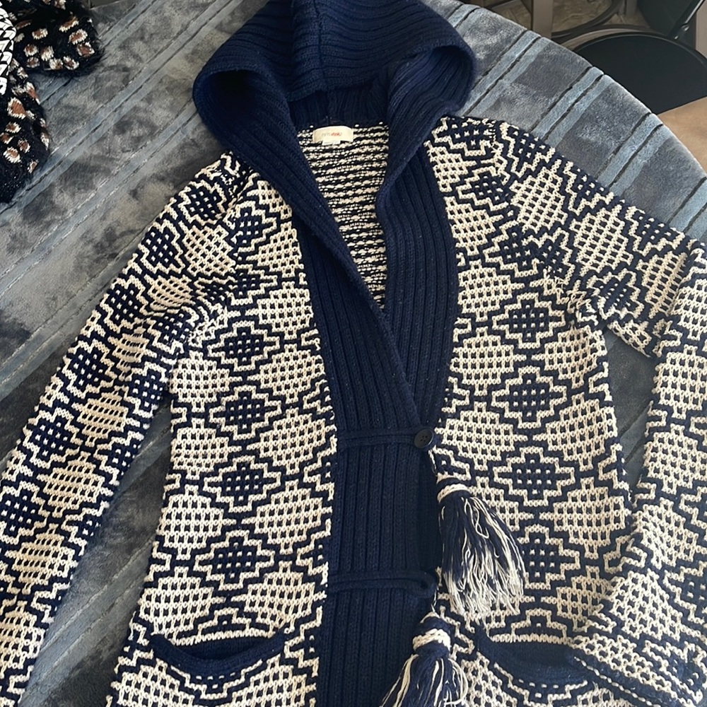 Cardigan sweater